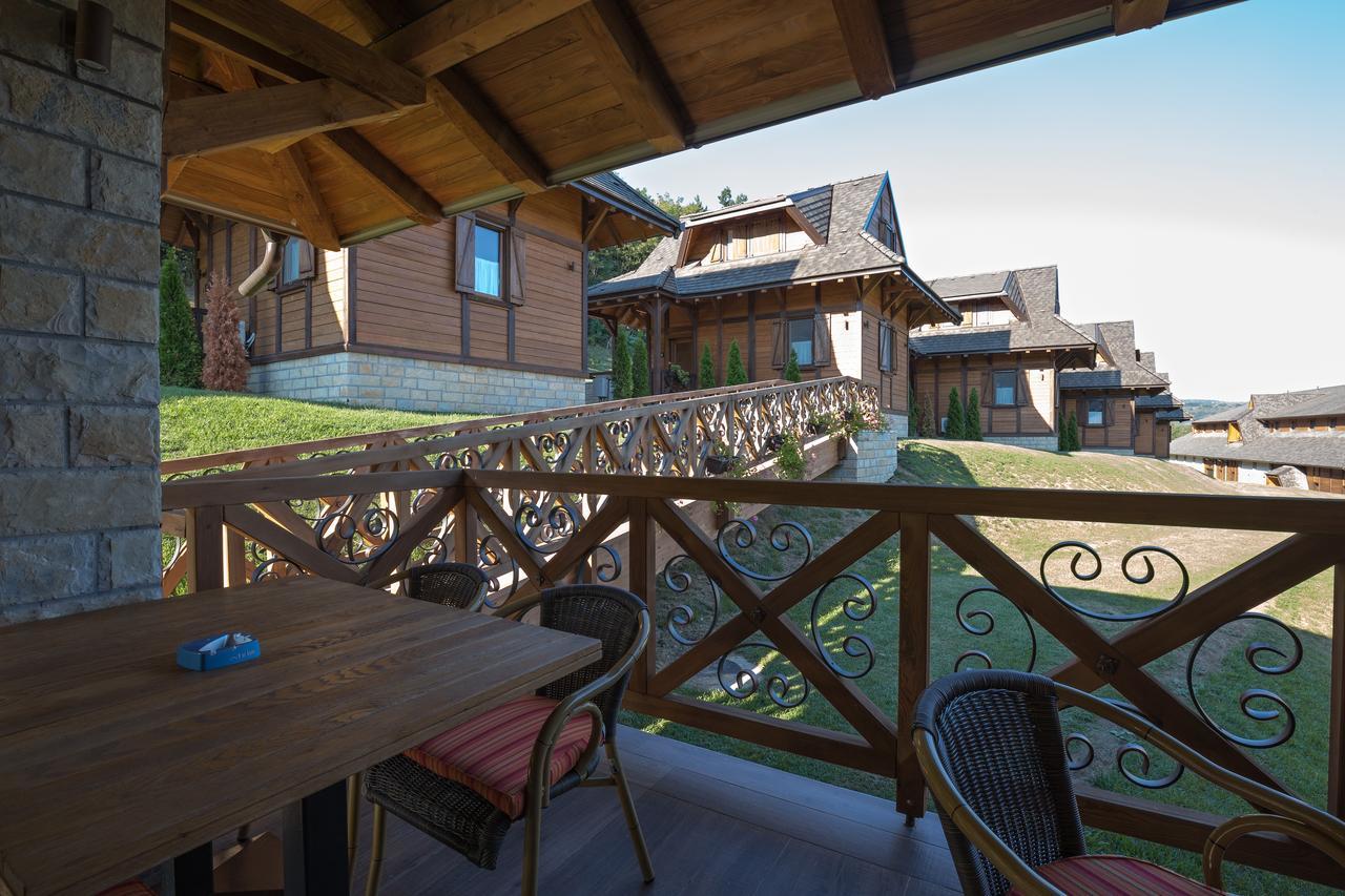 Etno Naselje Vrdnicka Kula Bed and Breakfast Vrdnik Exterior foto