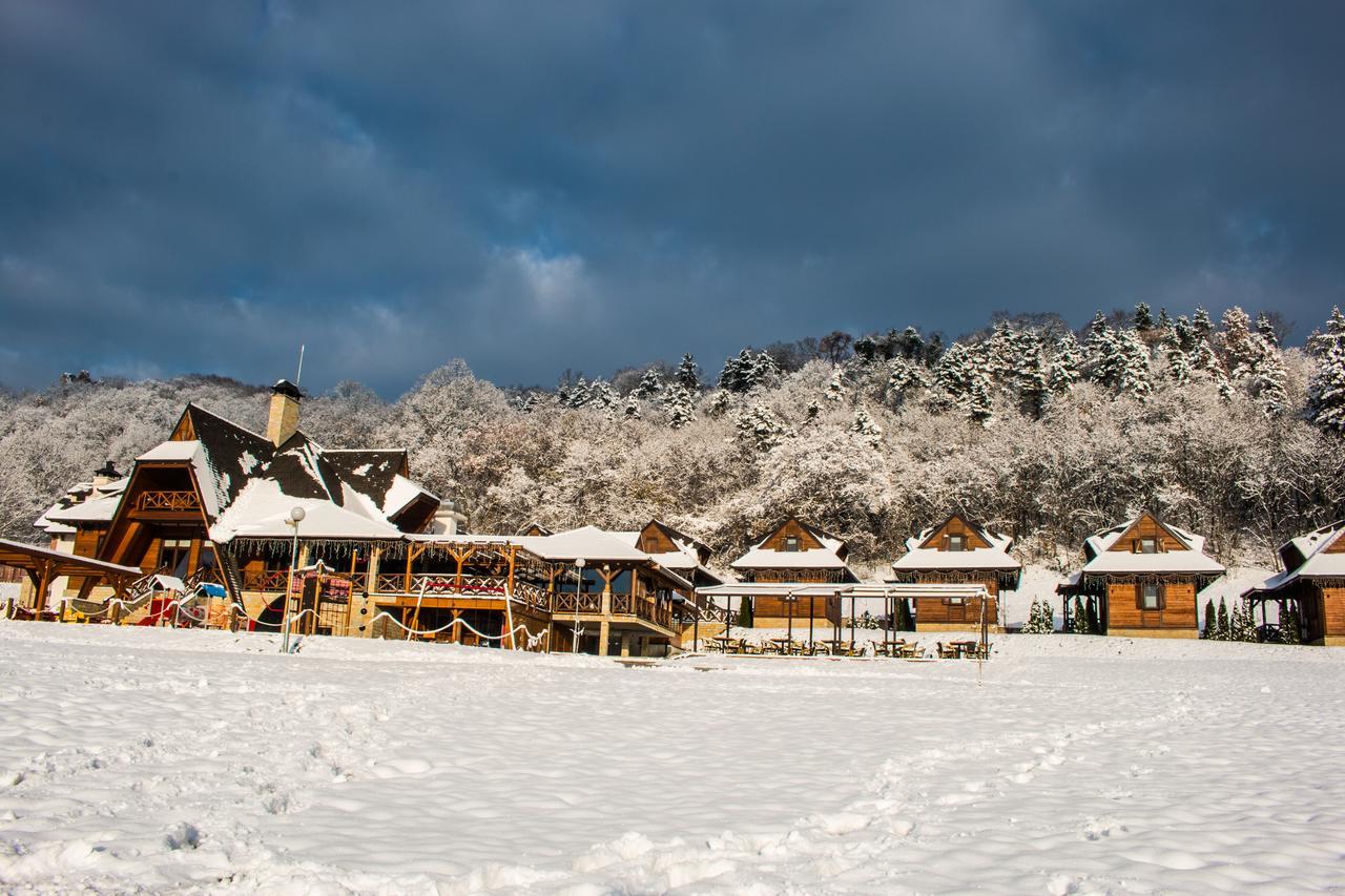 Etno Naselje Vrdnicka Kula Bed and Breakfast Vrdnik Exterior foto
